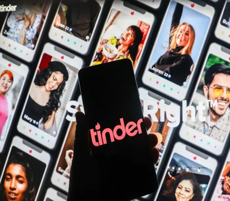 What does the Gold Heart with 3 lines mean on Tinder - Android Nature