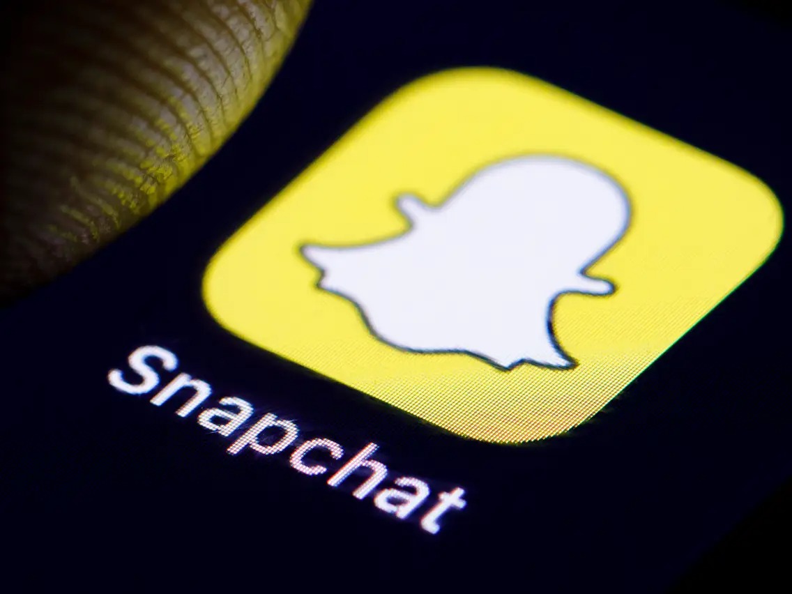 Does Snapchat notify your contacts when you join2